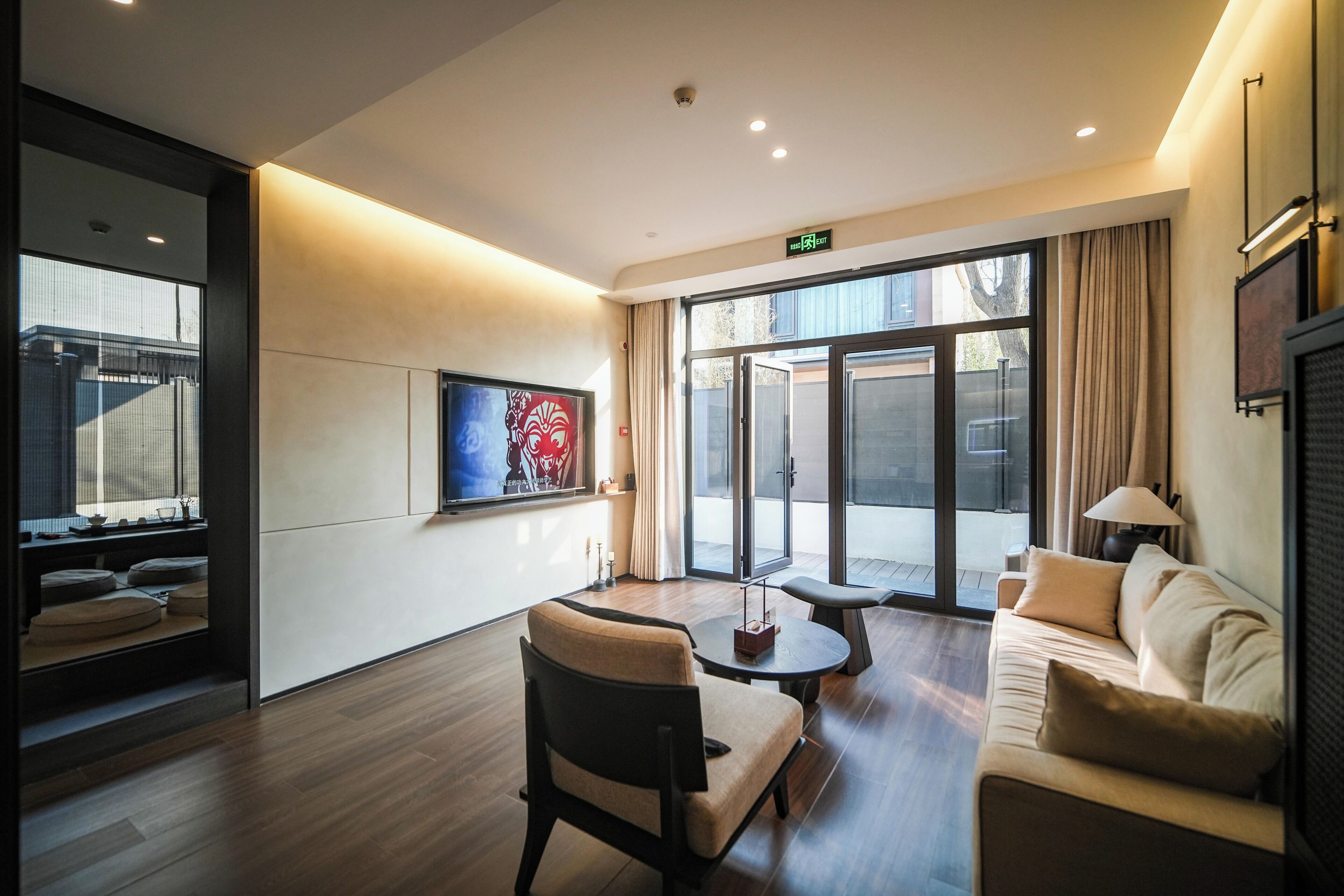 Kahden hengen exclusive-huone, 1 keskisuuri parisänky