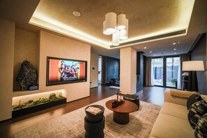 Elite Quadruple Room, Multiple Beds | Free minibar, iron/ironing board, free WiFi, bed sheets
