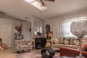 House, 3 Bedrooms, Private Pool, Garden View | Living area