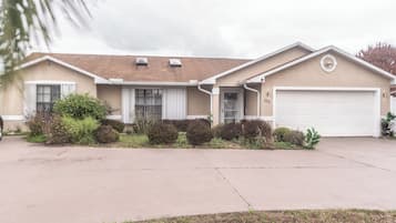 Huis, 3 slaapkamers, privézwembad, uitzicht op tuin | Exterieur