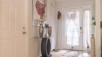 Talo, 3 makuuhuonetta, yksityinen uima-allas, näköala puutarhaan | Sisätilat