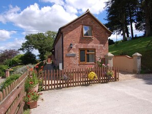Exterior - Charming Ash Cottage in Exeter (Exeter)