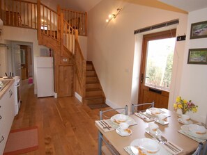 Dining - Charming Ash Cottage in Exeter (Exeter)