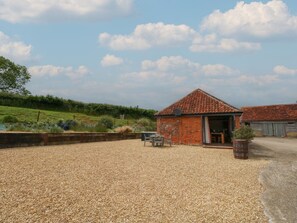Terrace/patio - Swallows Nest, Sturminster Newton (Sturminster Newton)