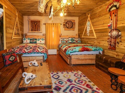 Apache Falls Lodge, Castlerock