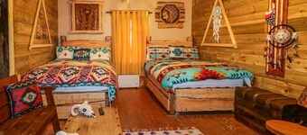 Apache Falls Lodge, Castlerock