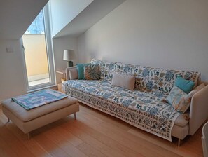Living area - COMFY & COZY, in the heart of Chiavari, cozy two-room special and perfect" (Chiavari)