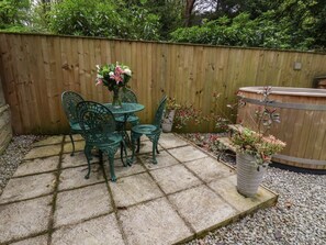 Outdoor dining - Gatekeepers near to Easington (Saltburn-by-the-Sea)