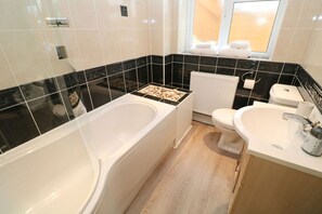 Shower - Rosemount, Marazion, Cornwall (Marazion)