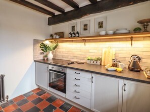 Dishwasher, highchair - Bwthyn Canol, Llanfair (Harlech)