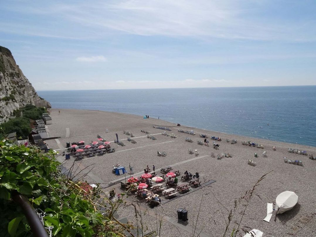 Nær stranden
