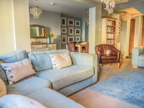 Living area - Charming Craft Cottage in Beer (Seaton)