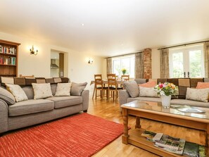 Living area - Belview Cottage, Sturminster Newton (Sturminster Newton)