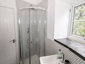 Shower - Pen Y Cefn, Pen Y Cefn (Pwllheli)