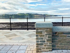 Property grounds - West Deyne, Broughty Ferry (Dundee)