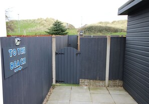 Property grounds - Beachway Property in Prestatyn (Prestatyn)