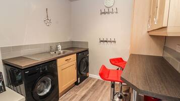 Dishwasher, high chair