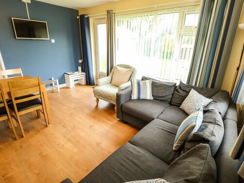 8 Royal Chalet Park, Mundesley
