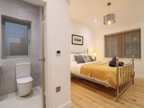 Shower - Oakwood Mews, Tansley (Matlock)