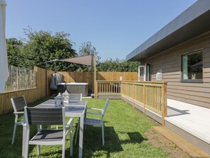 Outdoor dining - Bluebell Wood, Brandesburton (Driffield)