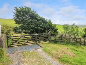 Property grounds - Bryn Nante, Maenclochog, Wales (Clynderwen)