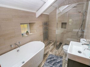 Shower - Bryn Nante, Maenclochog, Wales (Clynderwen)