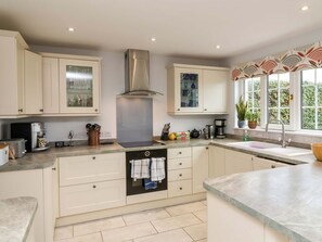 Private kitchen - Heanton Lodge, Heanton, Devon. (Barnstaple)