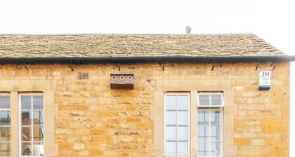 Beautiful 2 BD Home in The Cotswolds