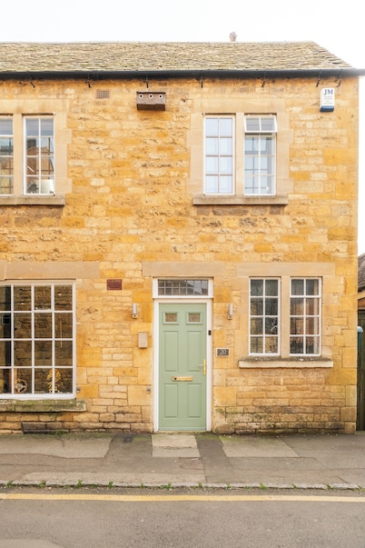 Beautiful 2 BD Home in The Cotswolds