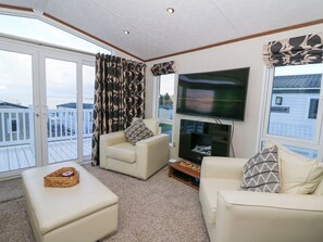 Living area - 12 Traeth Gwyn, New Quay 3 bed (New Quay)