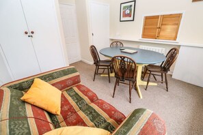 Interior - Charming Flat 6 in Falmouth (Falmouth)