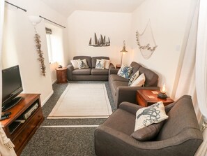 Living area - Beacon Cottage, Cemaes Bay (Cemaes Bay)