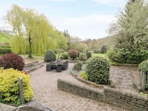 Outdoor dining - The Mill House, Carrog (Corwen)