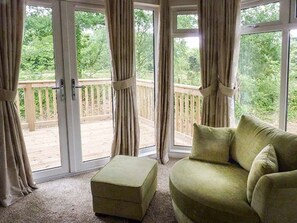 Living area - Chaffinch Lodge, Sheepwash (Beaworthy)