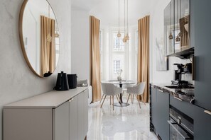 Fridge, oven, stovetop, dishwasher - Central Helsinki Luxury Apt - Steps from Train Station (Helsinki)