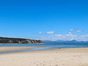 Una playa cerca