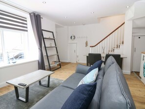 Living area - 3 Caroline Place, Fraserburgh (Fraserburgh)