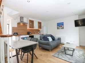 Living area - 3 Caroline Place, Fraserburgh (Fraserburgh)