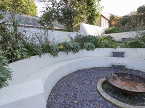 Terrace/patio - Hendre, Menai Bridge, Anglesey. (Menai Bridge)