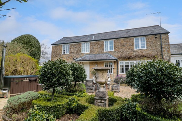 Pomme Blushe House