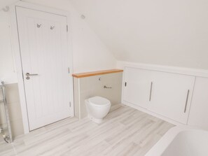 Shower - The Gallery: Coastal Retreat in Tenby (Tenby)