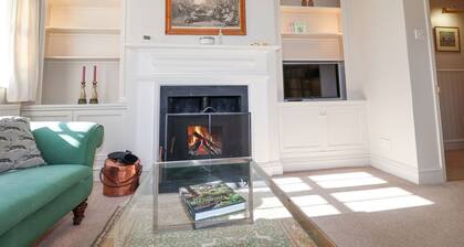 Holm Oak Lodge, Weeley