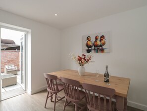 Dining - 3 The Stables, Watchfield (Highbridge)