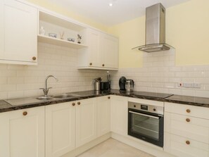 Dishwasher - Long Batch Cottage, Ditcheat (Shepton Mallet)
