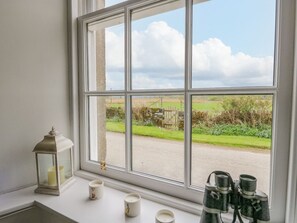 Interior - SEAVIEW-BARSLOISNACH COTTAGE with Beach Access (Lochgilphead)