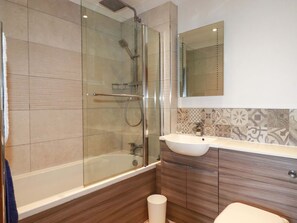Shower - Charming Pink House with Views (St. Austell)