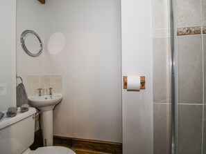 Shower - Upper Home Farm, Cardington (Church Stretton)
