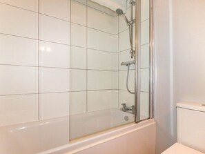 Shower - Hollies Cottage, Goonhavern (Truro)