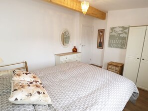 Room - Foxes Den, Thornton, Lancashire (Thornton-Cleveleys)