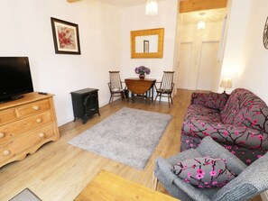Living area - Foxes Den, Thornton, Lancashire (Thornton-Cleveleys)